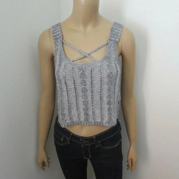 Hollister Tops - NWT Hollister Cropped Sweater Tank Top Size XS